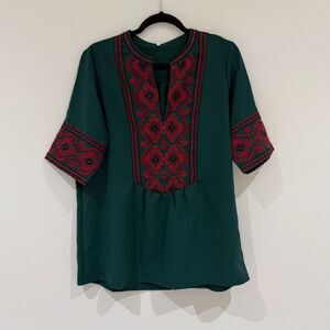 Aztec Print Green and Red Short Sleeved Tunic Blouse - Size L - EUC
